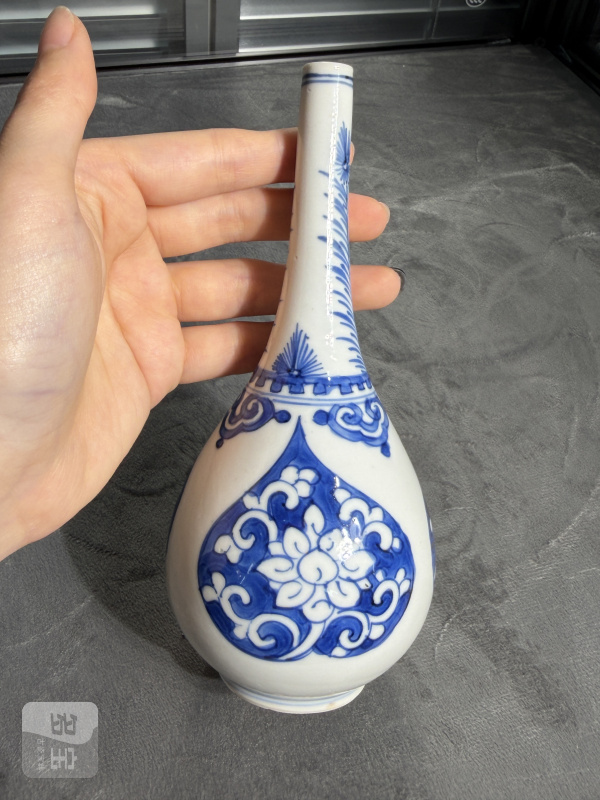 清康熙青花如意云头纹小胆瓶 - 图3
